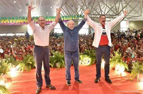 https://img-apiccammalls.imgix.net/eventos/p6dkmc5fydbuacl/encontro_com_lula_e_rog_rio_1_8pAmvzEVBt.jpeg